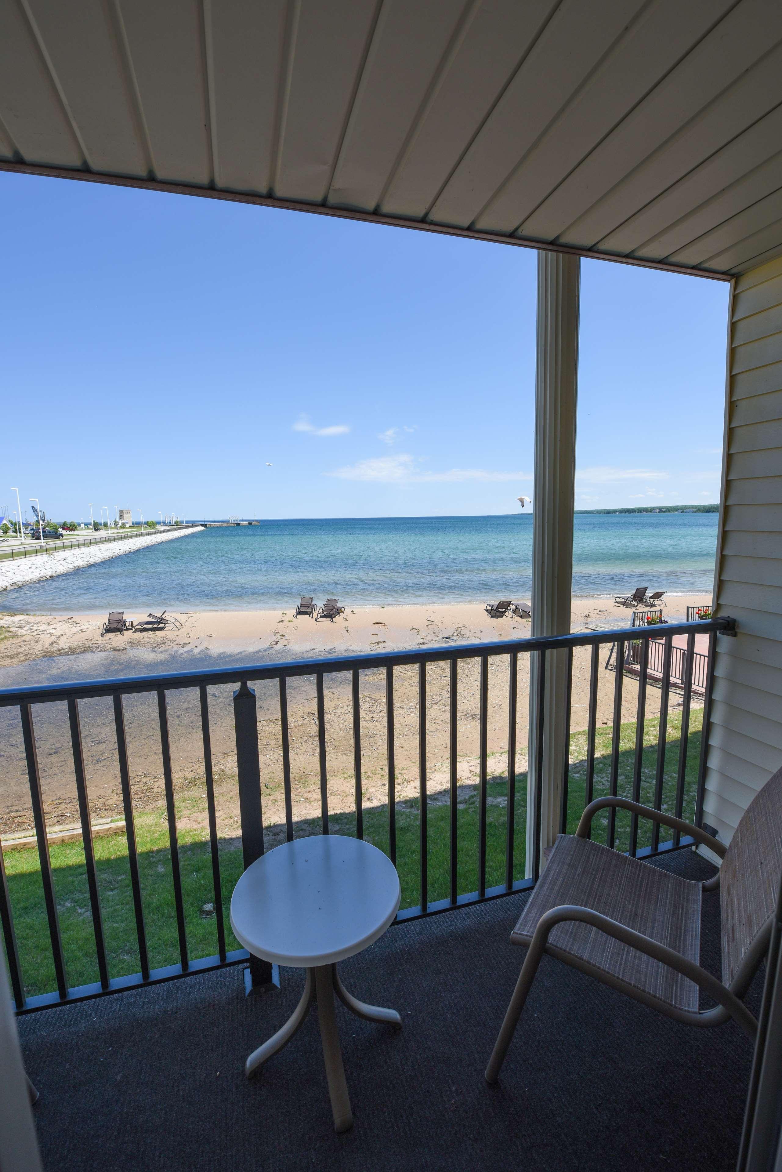 Best Western Plus Dockside Waterfront Inn Mackinaw City Exterior foto