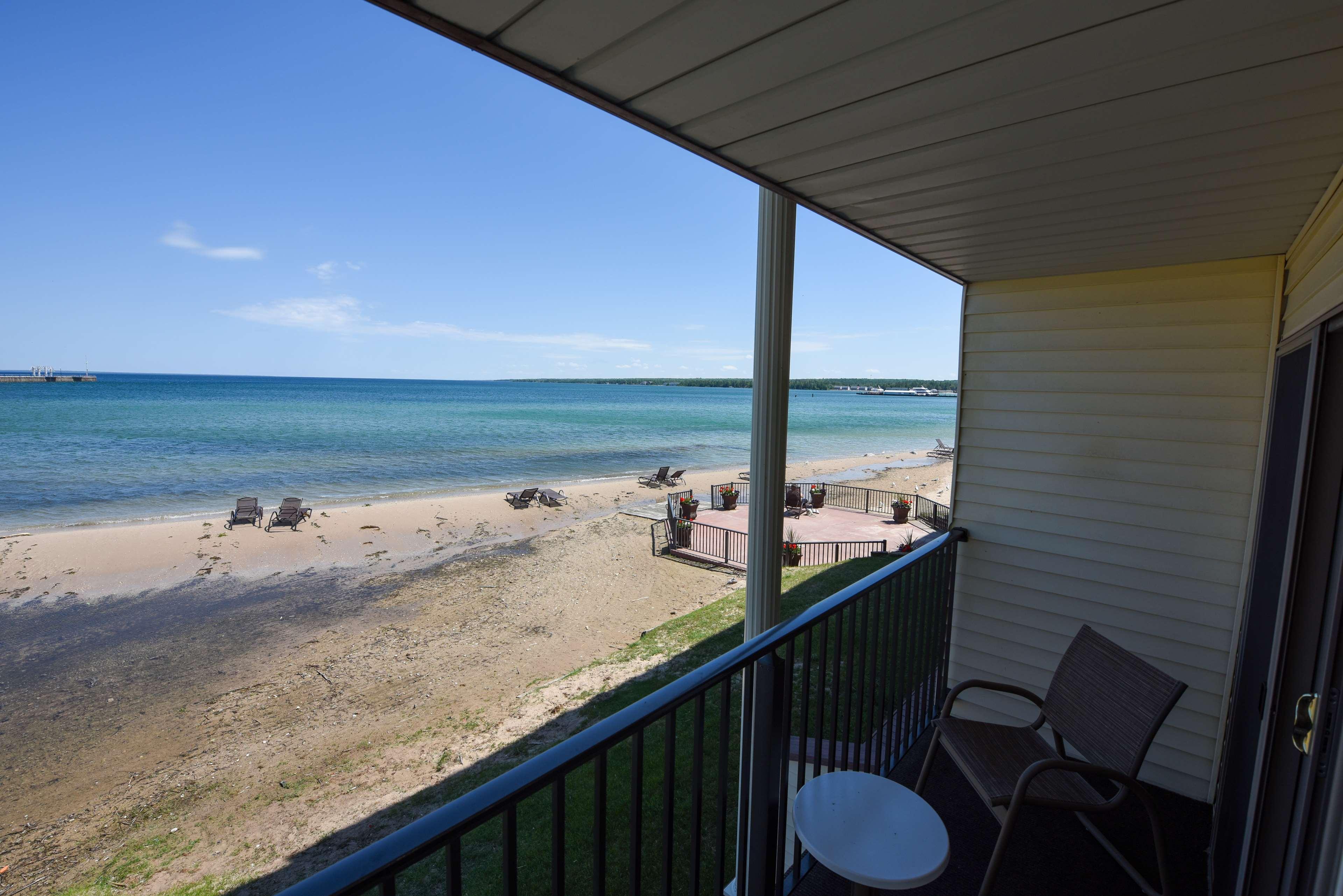 Best Western Plus Dockside Waterfront Inn Mackinaw City Exterior foto