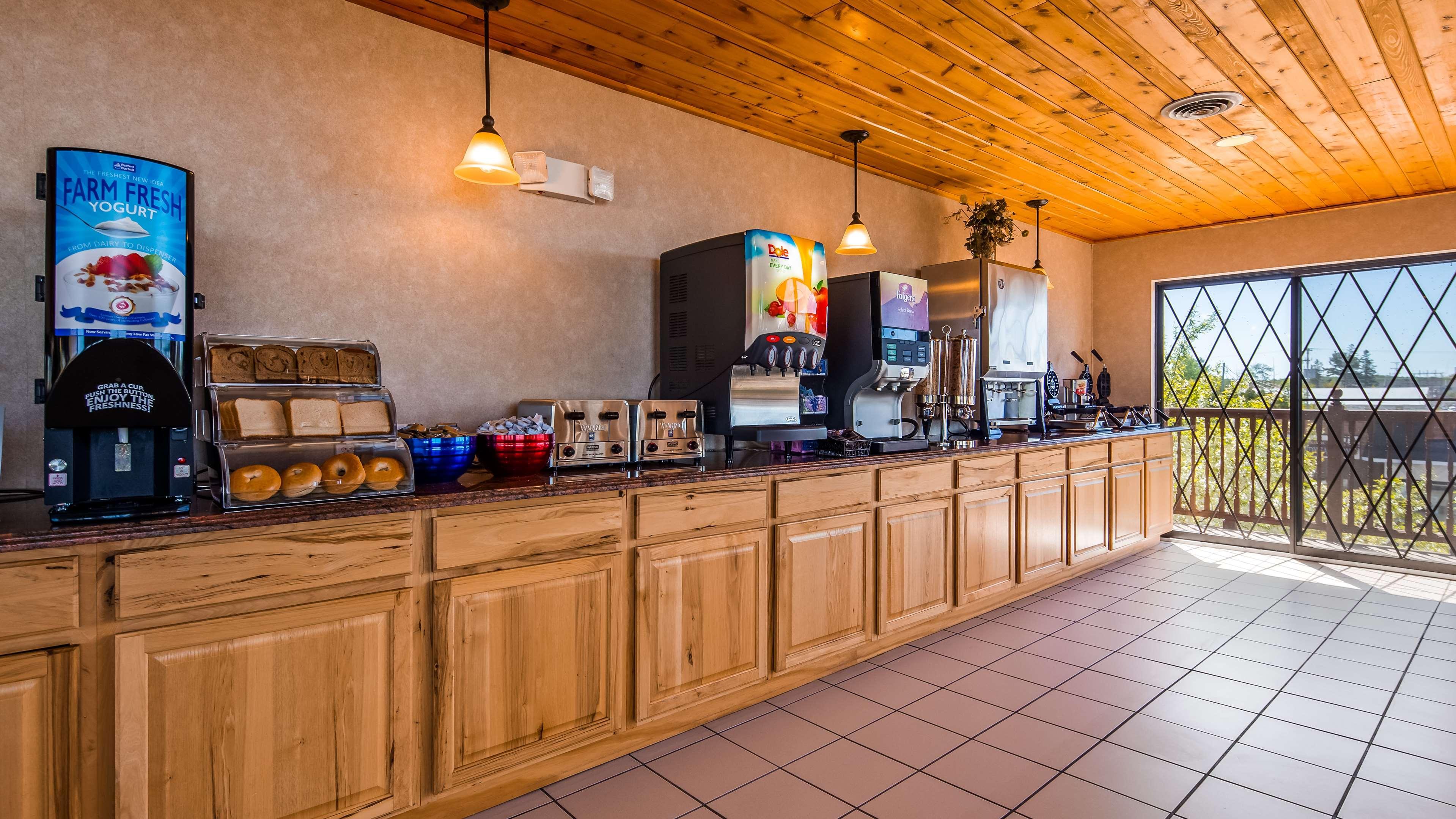 Best Western Plus Dockside Waterfront Inn Mackinaw City Exterior foto